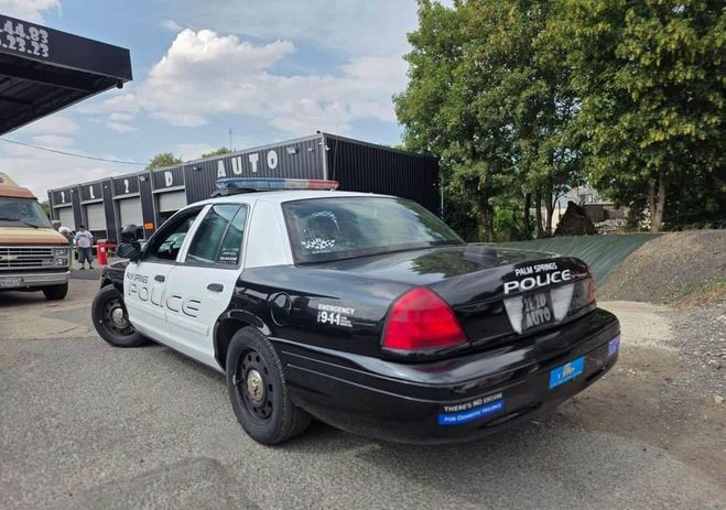 Ford Crown Victoria police interceptor V8 4.6L Noir de 2011
