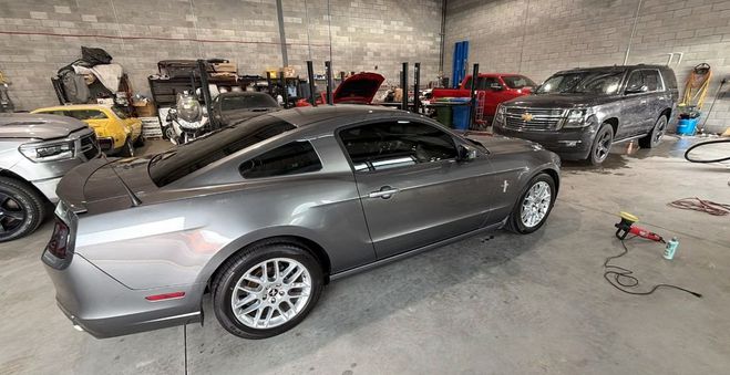 Ford Mustang V6 2014 Gris de 2014