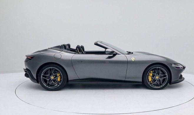 Ferrari Roma Spider Gris silverstone de 2025