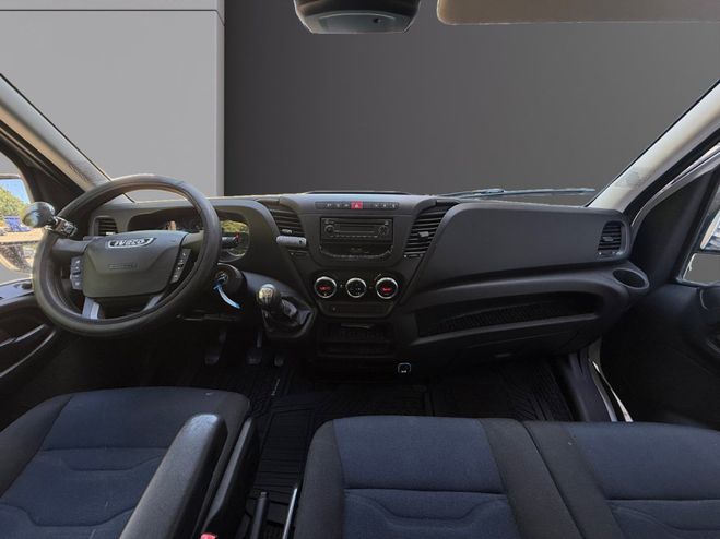 Iveco Daily 35S14 2.3 136 Blanc de 2017