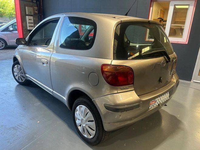 Toyota Yaris 1.0 VVTI 65 Beige de 2003