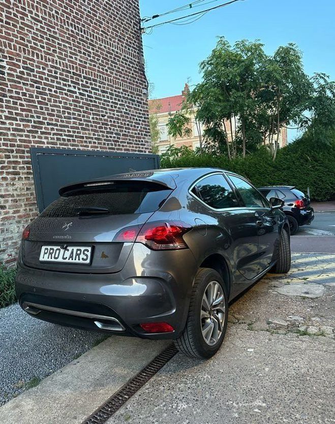 Citroen DS4 1.6 HDI SO CHIC Gris de 2015