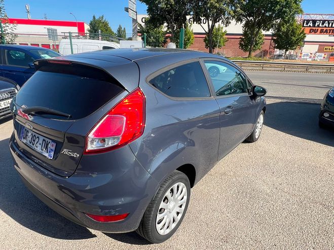 Ford Fiesta V (2) 1.0 ECOBOOST 100 S&S BUSINESS Gris fonc� de 2015