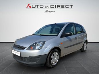  Voir d&eacute;tails -Ford Fiesta 1.3i Ambiente PHASE 2 &agrave; Mougins (06)