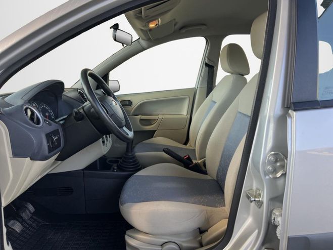 Ford Fiesta 1.3i Ambiente PHASE 2 GRIS de 2006
