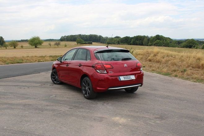 Citroen C4 III SHINE BLUE HDI 120 CV GPS 3D MP3 USB Rouge de 2015