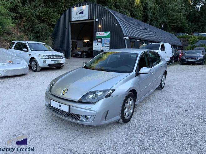 Renault Laguna III 2.0 dCi 130cv 2�me main Black Editio Gris de 2009