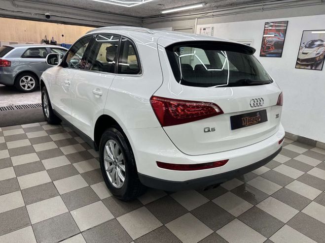 Audi Q5 Q5 2.0 TDI QUATTRO AMBIENTE 170CV blanc metal de 2011