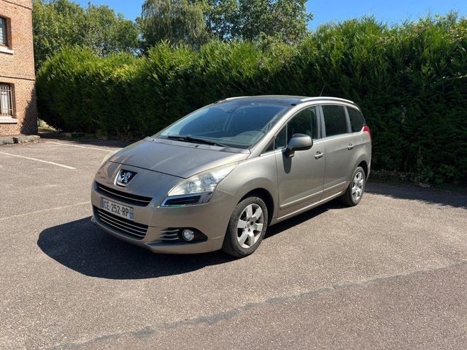 Peugeot 5008 Garantie 12 mois, Premiere main, Finance Gris de 2012