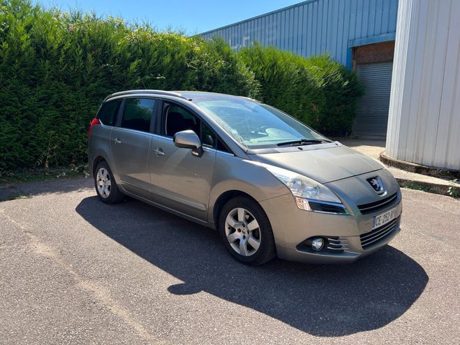 Peugeot 5008 Garantie 12 mois, Premiere main, Finance Gris de 2012