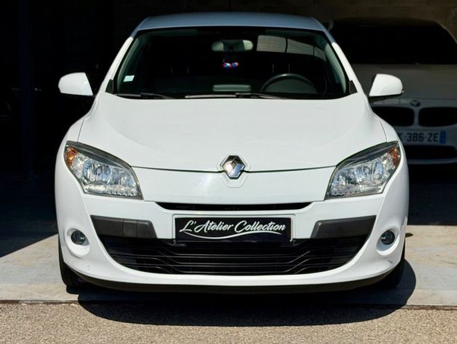 Renault Megane 1.5 DCI 110 2 �ME MAIN GARANTIE 12 MOIS Blanc de 2010