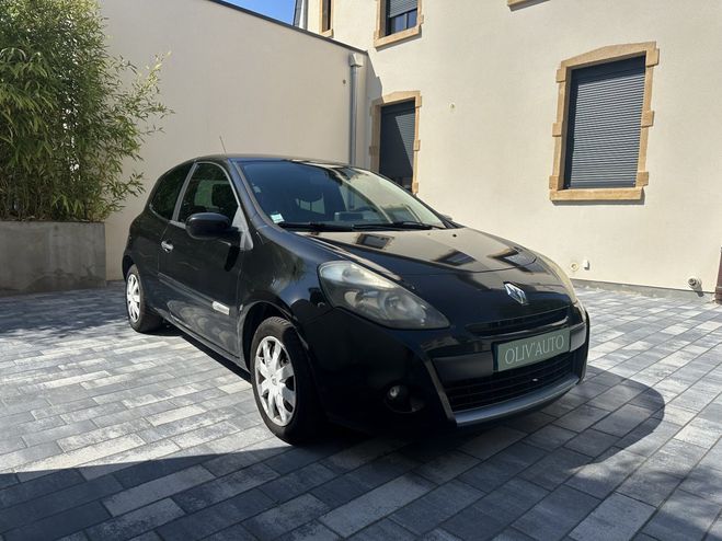 Renault Clio (3) Business 1.5 dCi 85 Eco2 Noir de 2010