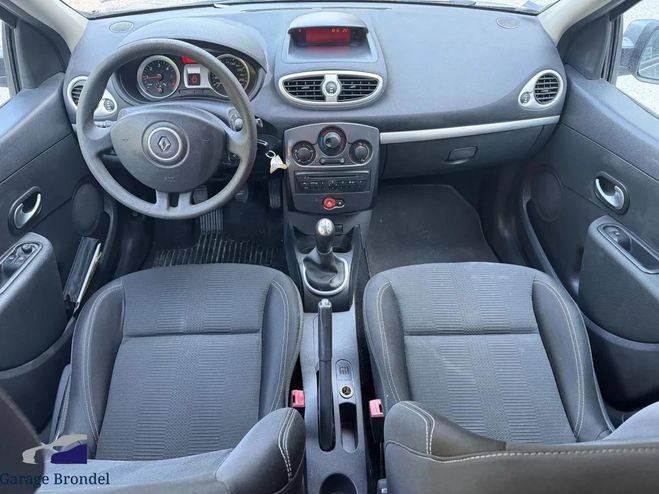 Renault Clio III 1.5 dCi 85cv Expression 2�me main Ph Gris de 2011
