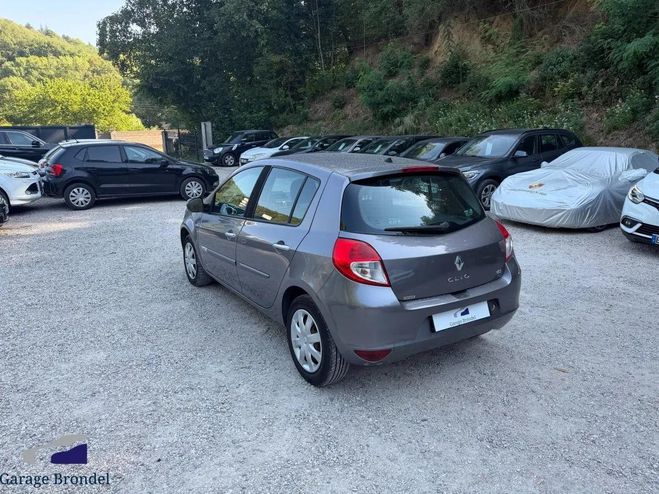 Renault Clio III 1.5 dCi 85cv Expression 2�me main Ph Gris de 2011