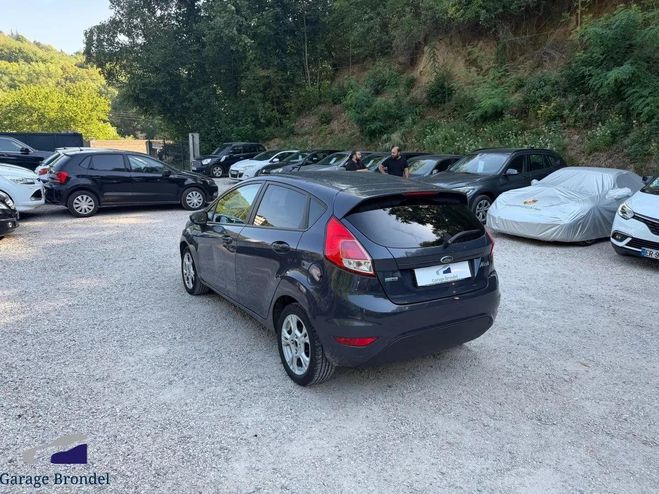 Ford Fiesta IV 1.5 TDCi 75cv Trend 2�me main Phase 2 Gris de 2013