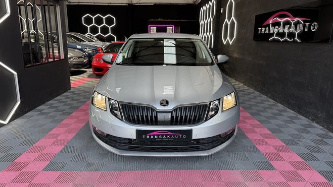 Skoda Octavia business 2.0l tdi 150 cv courroie ok rad Gris de 2017