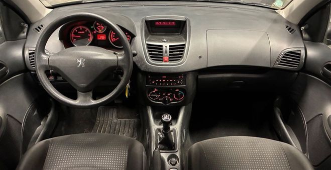 Peugeot 206+ plus 1.4 hdi 70 active kit distribution  Noir de 2010