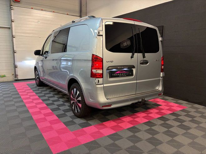 Mercedes Vito fourgon 119 cdi compact bva rwd select a Gris de 2024