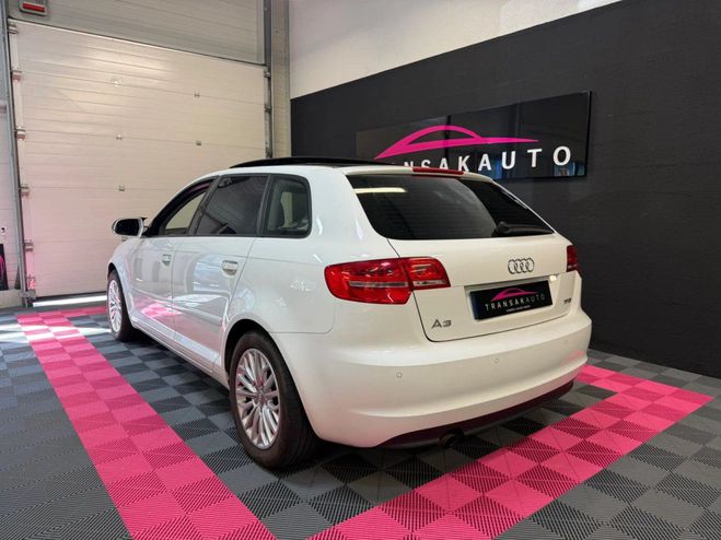 Audi A3 Sportback tsi 105ch toit ouvrant ges cha Blanc de 2011