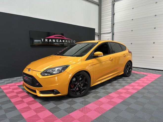 Ford Focus st 2.0 16v 250 cv ligne ragazzon sieges  Orange de 2012