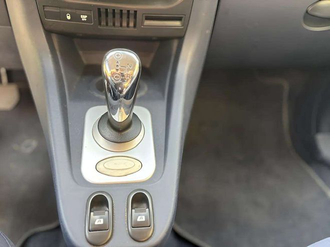 Peugeot 1007 1.4 DOLCE 2-TRONIC GRIS C de 2006