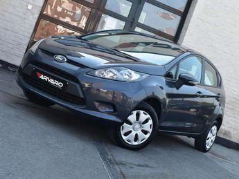  Voir d&eacute;tails -Ford Fiesta 1.25i Titanium Verw Zetels Airco Topstaa &agrave; Kuurne (85)