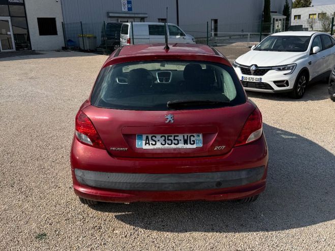 Peugeot 207 1.4 HDi 70ch BLUE LION Active Rouge de 2010