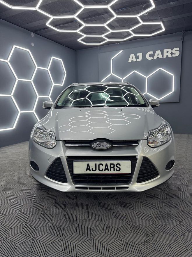 Ford Focus sw 1.6 tdci 115ch s distri neuve gps cli Gris de 2014