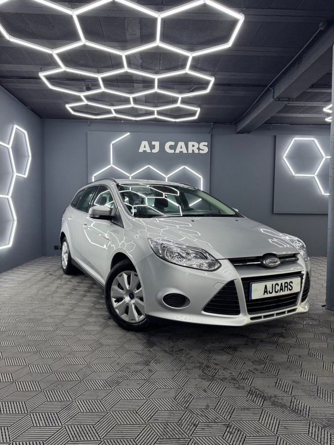 Ford Focus sw 1.6 tdci 115ch s distri neuve gps cli Gris de 2014