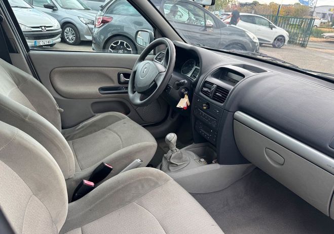 Renault Clio ii 1.4 16v 98ch phase 2 Blanc de 2003