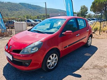  Voir d&eacute;tails -Renault Clio 3 1.5 dci &agrave; Brignoles (83)