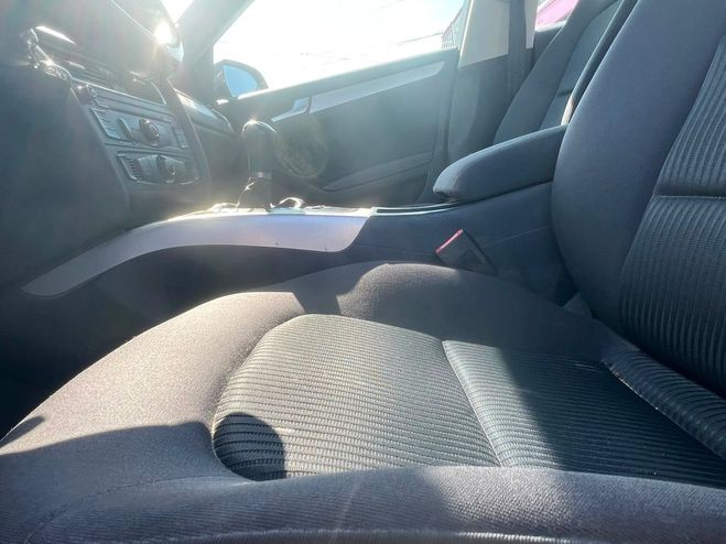 Audi A4 IV 2.0 TDI 120 DPF AMBIENTE CT OK 4 Gris fonc� de 2010