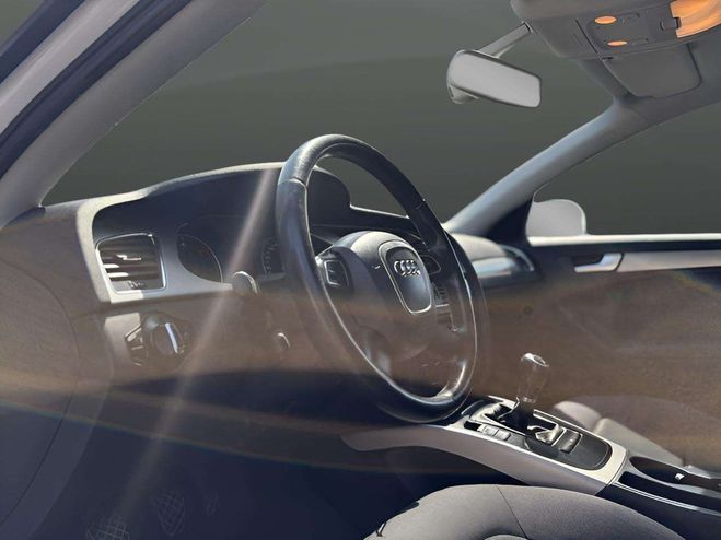 Audi A4 2.0 TDI 136CH DPF ADVANCED EDITION BLANC de 2011