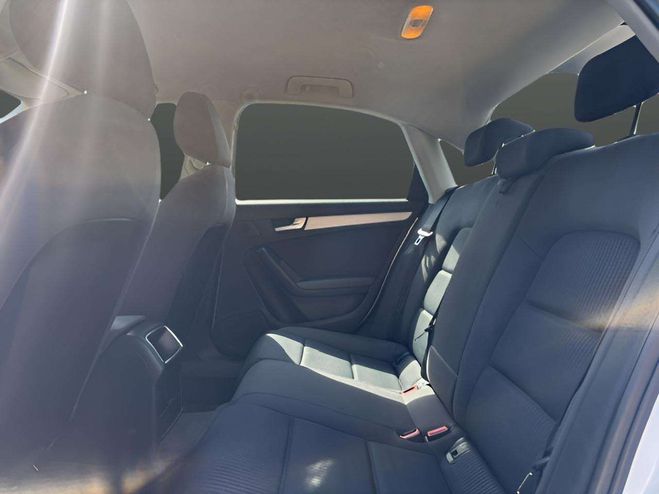 Audi A4 2.0 TDI 136CH DPF ADVANCED EDITION BLANC de 2011