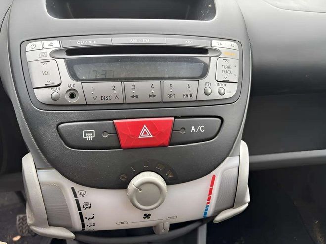 Toyota Aygo 1.0 VVT-I 68CH CONFORT MMT 5P GRIS C de 2006