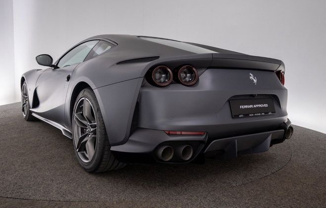 Ferrari 812 Superfast Gris silverstone opaco carbone  de 2021