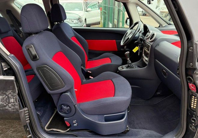 Peugeot 1007 sporty 1.4 hdi Noir de 2009