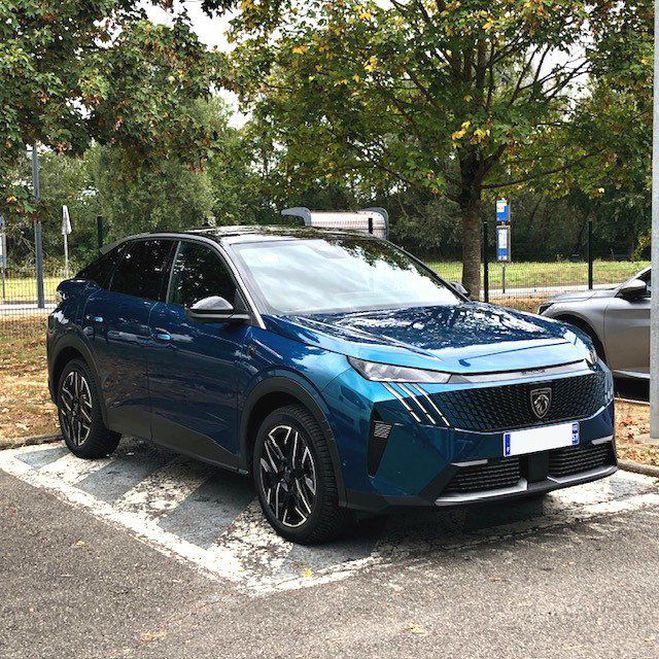 Peugeot 3008 GT bleu obsession de 2025