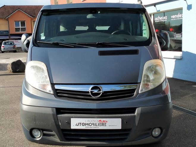 Opel Vivaro Combi 2.5 CDTI145 M1 Pack Clim Easytroni Gris de 2011