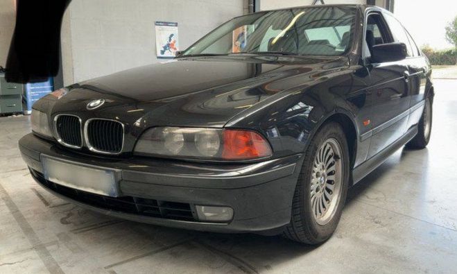 BMW Serie 5 (E39) 525DA 163CH PACK LUXE Noir de 2000