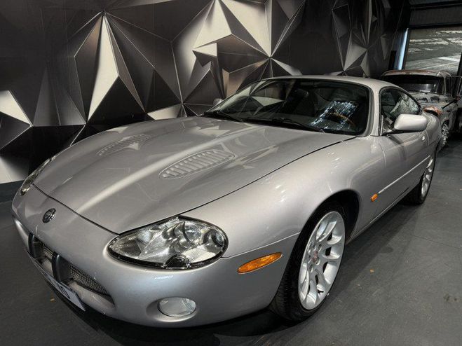 Jaguar XK8 COUPE R 4.0 SURALIMENTE BA Gris C de 1999
