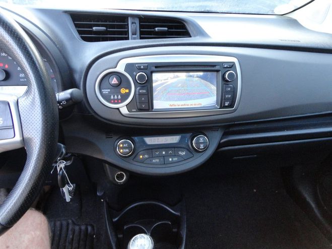 Toyota Yaris 90 D-4D LOUNGE 3P BLANC de 2012