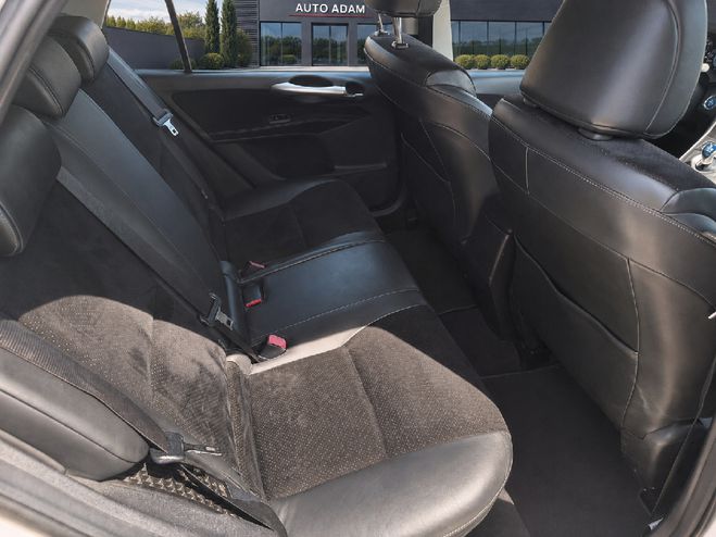 Toyota Auris HSD 136h EXECUTIVE BLANC NACRE de 2010
