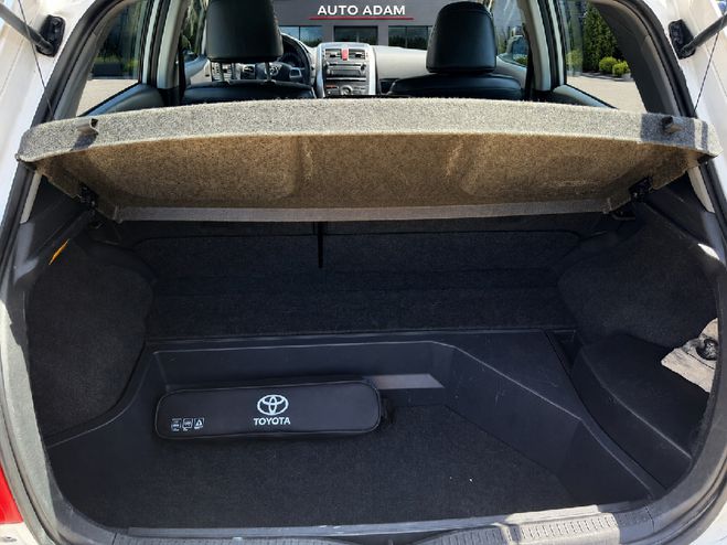Toyota Auris HSD 136h EXECUTIVE BLANC NACRE de 2010