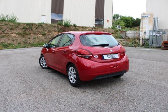 Peugeot 208 II 1.2L ESSENCE LIKE 70 CV CLIM AUDIO MP Rouge de 2017