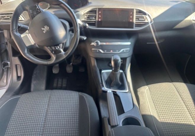Peugeot 308 110cv allure Gris de 2018