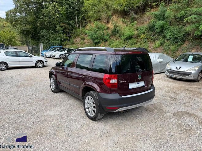 Skoda Yeti 2.0 TDi 140cv DSG 4x4 3�me main Marron de 2011