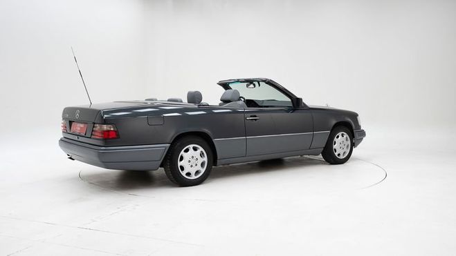 Mercedes Classe E 220 Cabriolet '94  de 1994