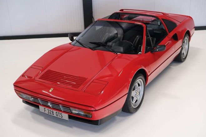 Ferrari 328 GTS V8 3.2 270ch / 24 918 km d'origine Rouge de 1989