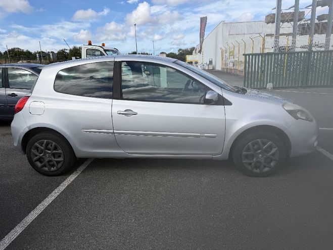 Renault Clio III dCi 75 eco2 Dynamique TomTom Euro 5 GRIS de 2011